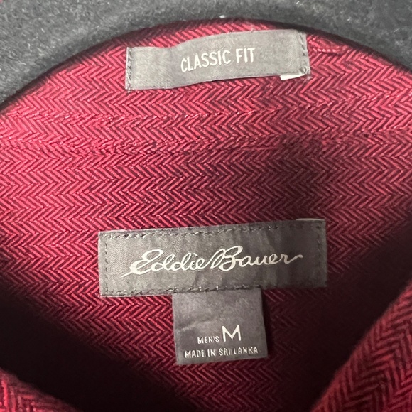 Eddie Bauer Classic Fit Button Pocket Long Sleeve Red cotton Men’s Shirt Med - Picture 5 of 8